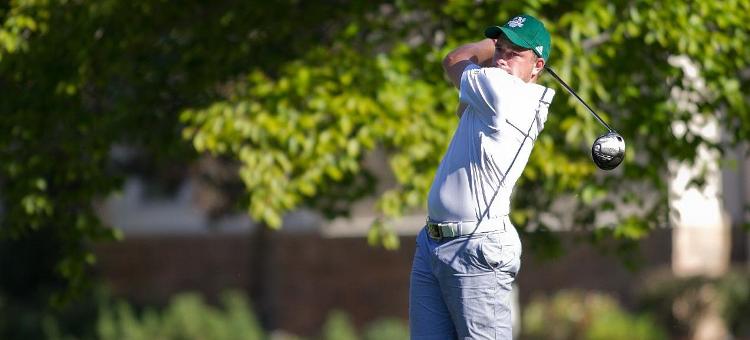 Men's Golf Leads After Round One of League Championship