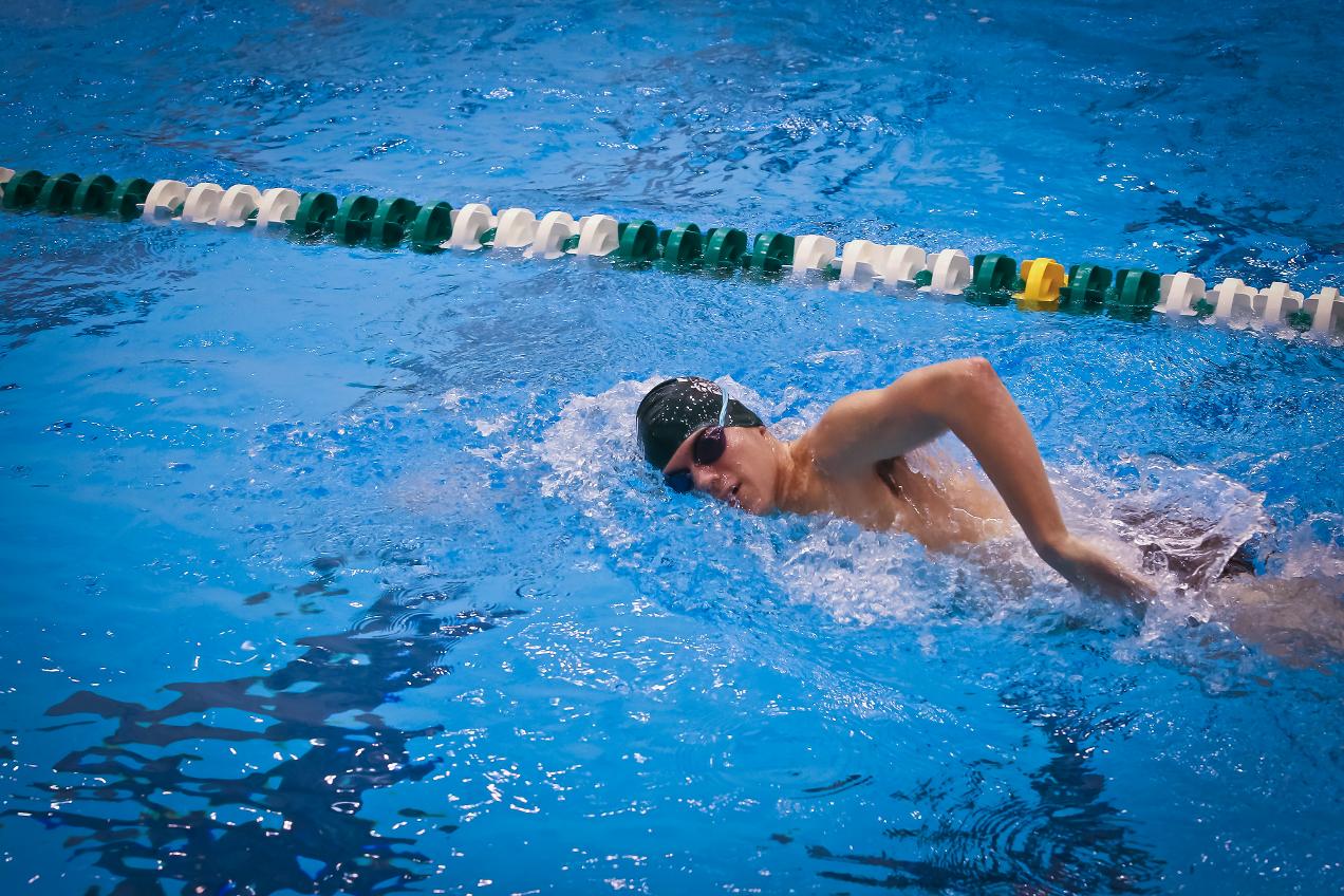 Men's Swimming Drops Season Opener at Green Bay, 151-148