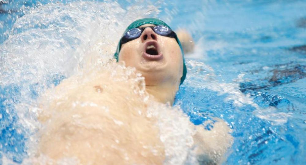 Philipp Sikatzki Earns HL Swimmer of the Week