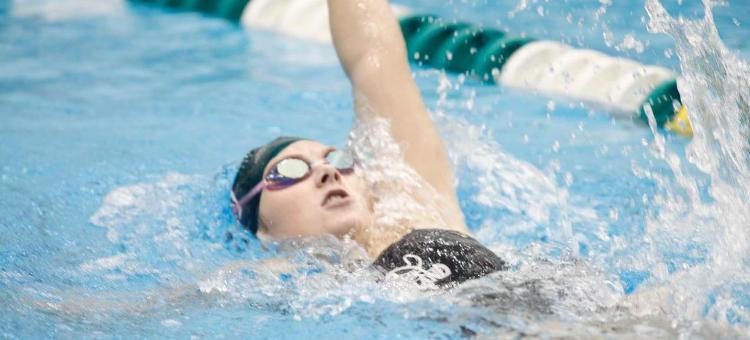 Viking Women Place Fourth After Day One