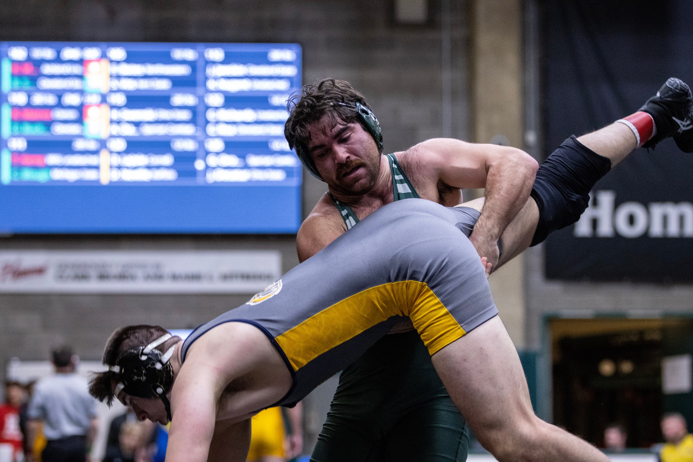 Cleveland State Wrestling Edges Clarion 18-14 for First MAC Victory