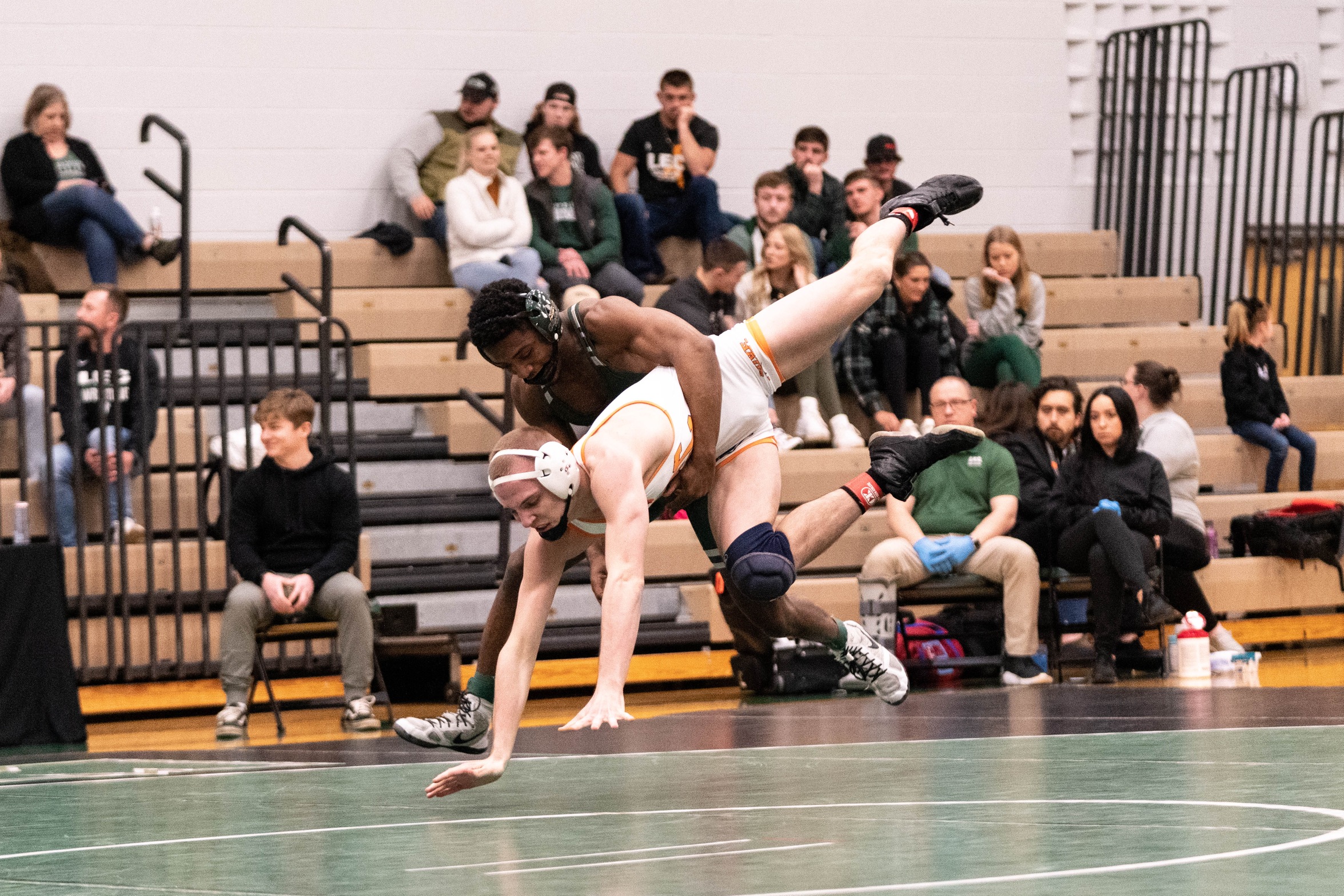 Cleveland State Wrestling Takes Care of Lake Erie, 36-9