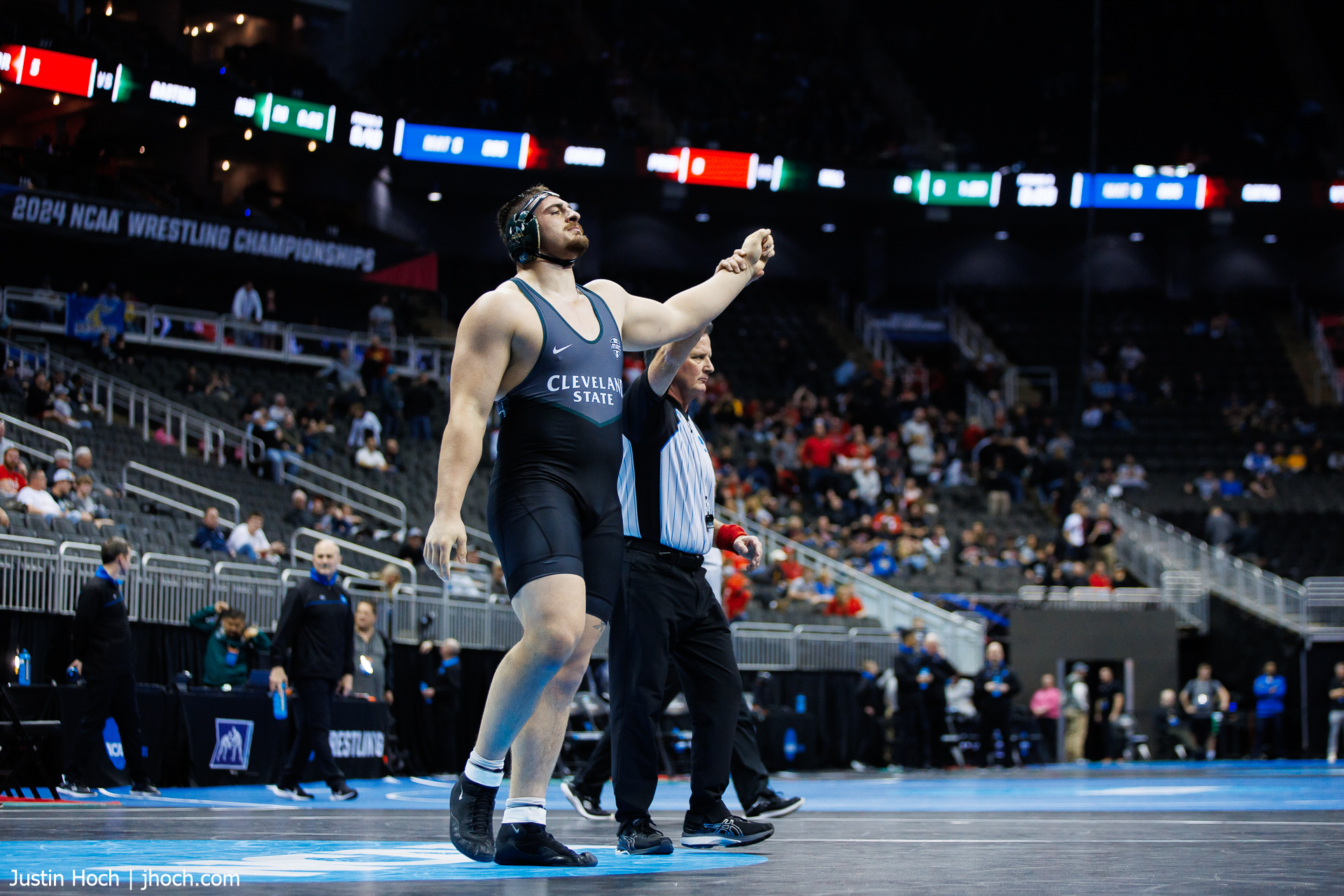 Bucknavich Advances to Day Two of the NCAA Wrestling Championships
