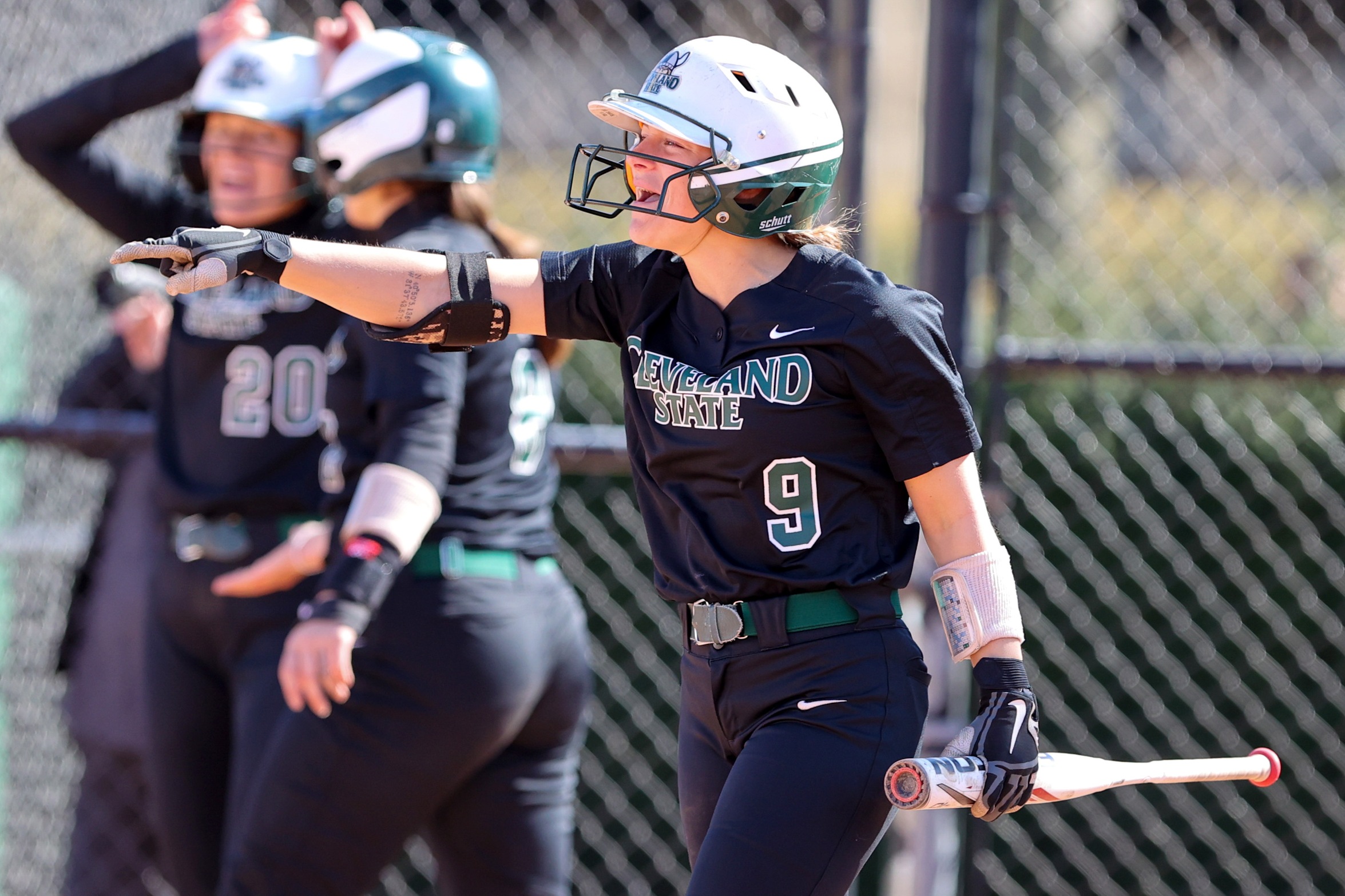 Softball inches another step closer to first place with victory over Oakland