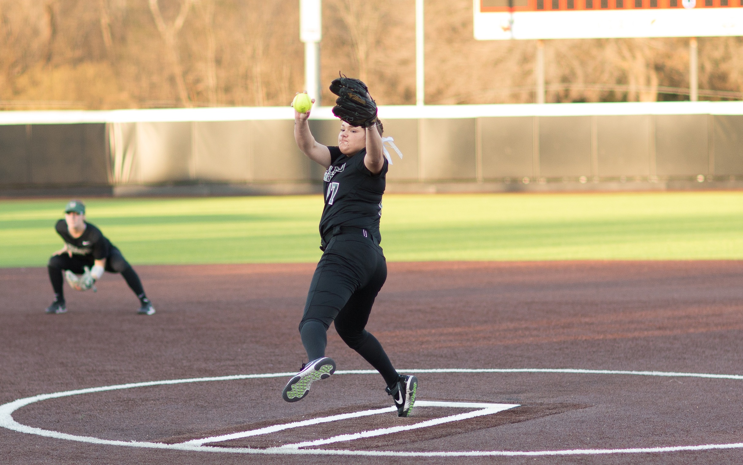 Softball goes perfect on final day of UIW Invitational