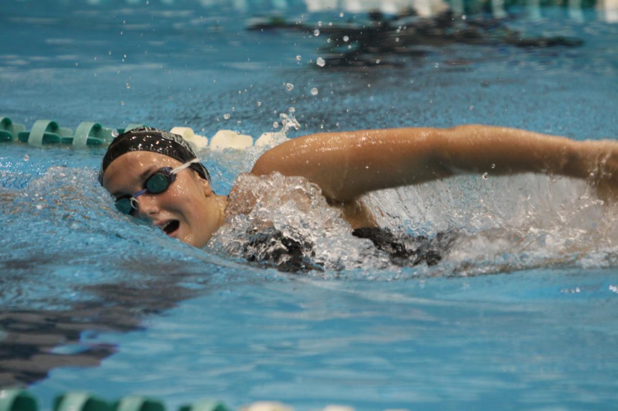 Viking Women Hold onto Lead at Day Two of Championships