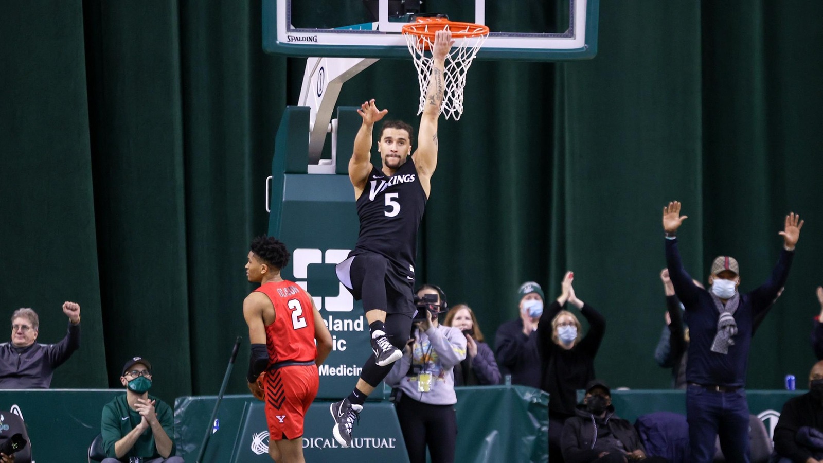 Cleveland State Men’s Basketball Pulls Away With 64-61 Victory Over YSU
