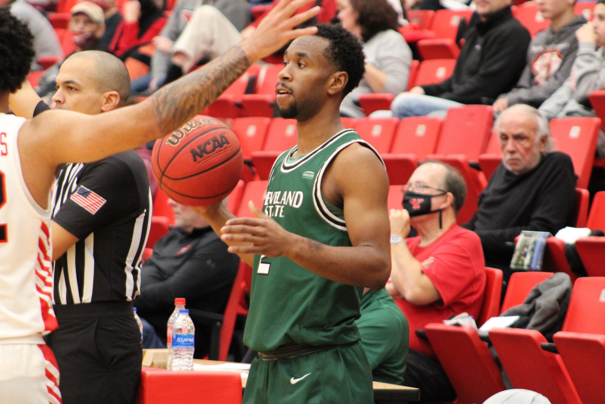 Men’s Basketball starts final homestand with showdown against UIC