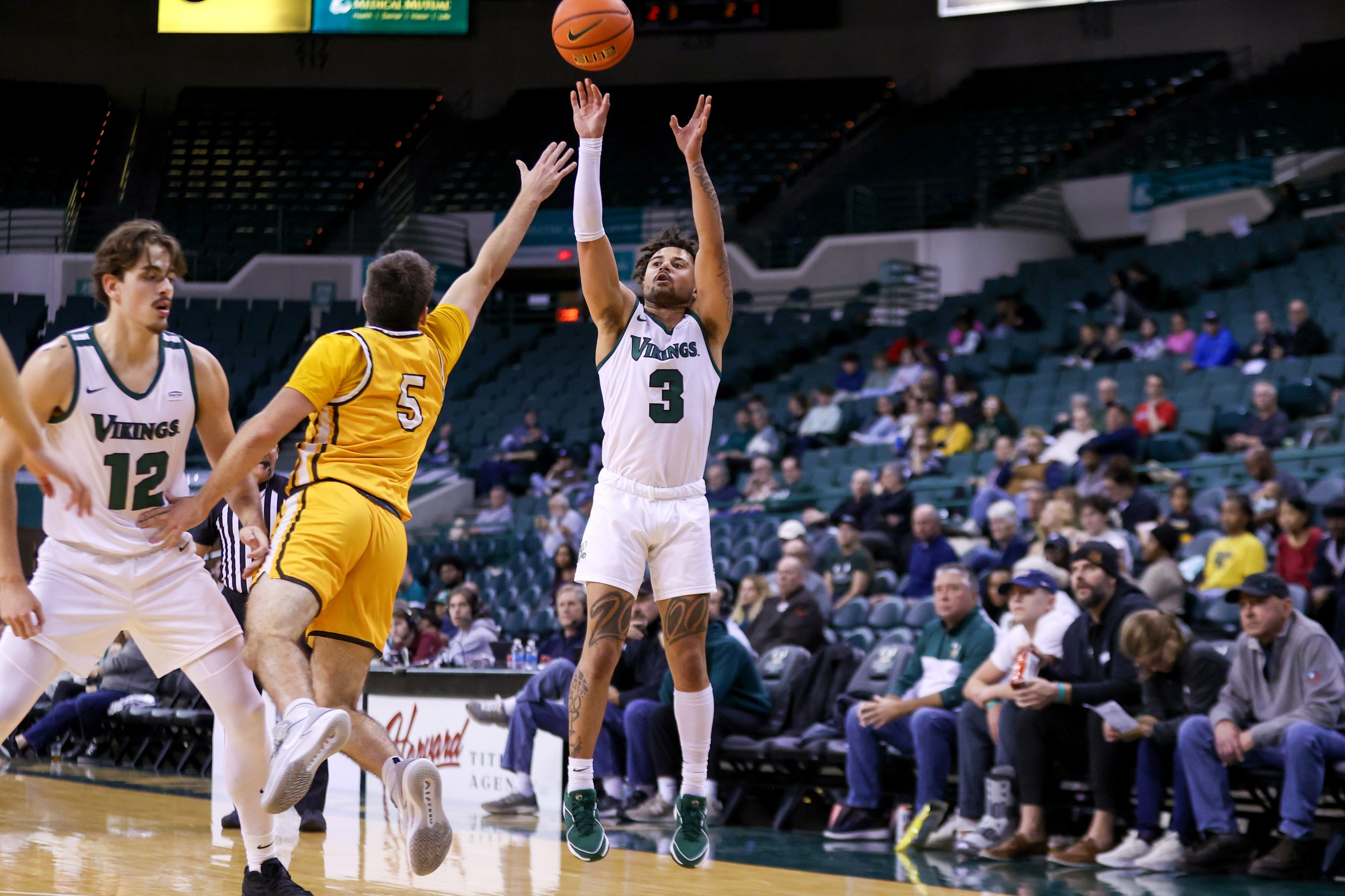 Cleveland State Men's Basketball Opens Regular Season With Monday Night Matchup at Duquesne