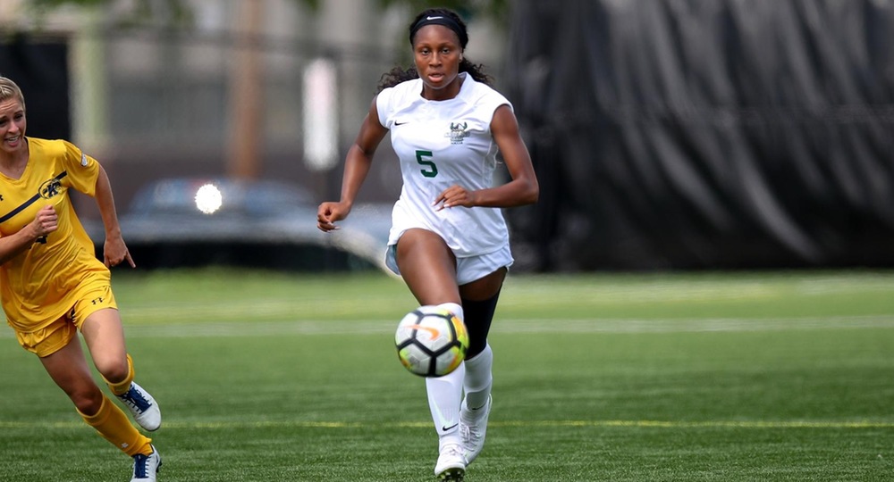 Women’s Soccer Cruises To 5-0 Victory Against Green Bay