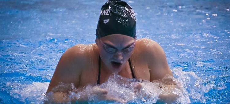 Women's Swimming Split Against Youngstown State and Valparaiso