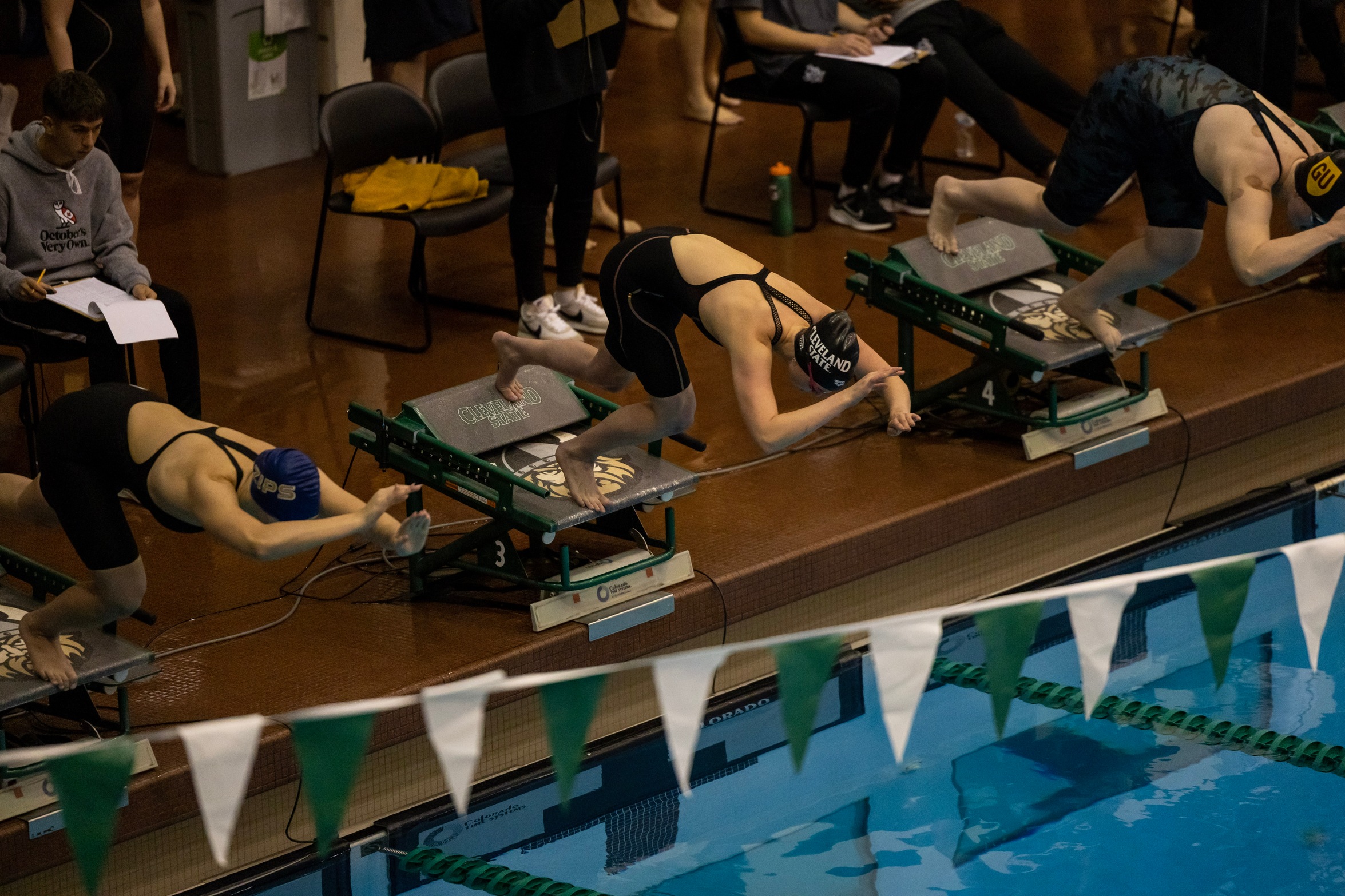 Women's Swimming & Diving Prepares for Busy Week With Three Meets