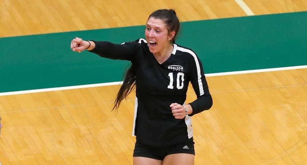 Volleyball Earns Five-Set Victory Over Green Bay