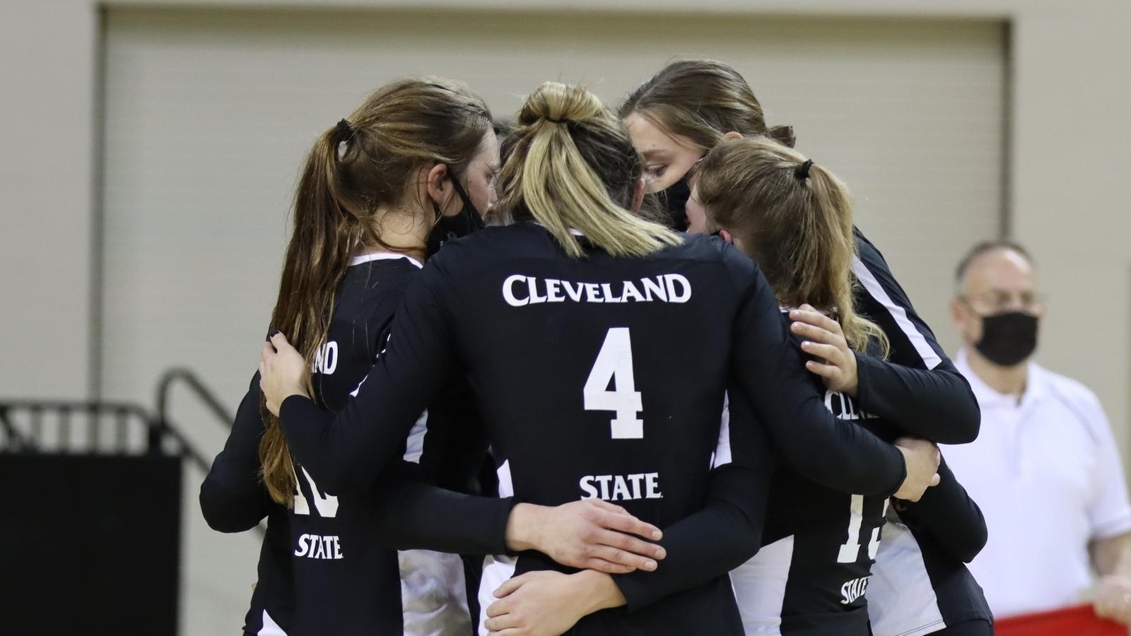 Volleyball Earns 3-0 Sweep At Green Bay To Begin 2021